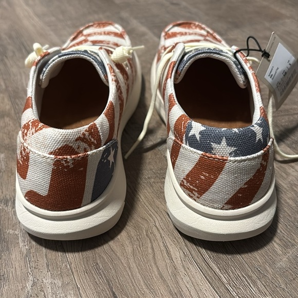 Ariat Hilo Distressed American Flag mock toe slip on loafer, FLX Foam cushion - Picture 3 of 10